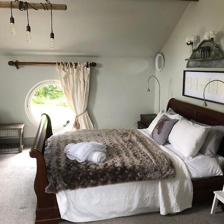 The Jockey Room Hideaway Spurstow Exterior foto