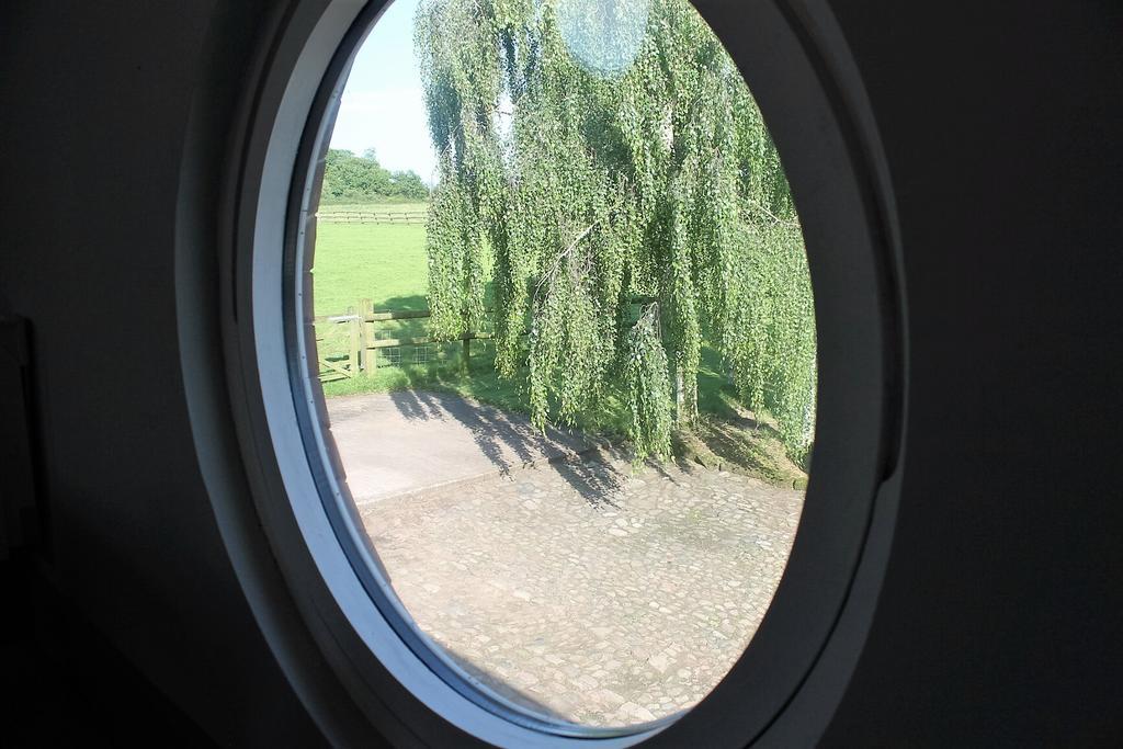 The Jockey Room Hideaway Spurstow Exterior foto